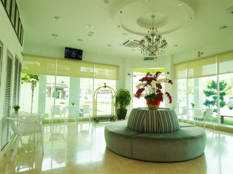 Aurora Boutique Hotel Bahau Exteriér fotografie